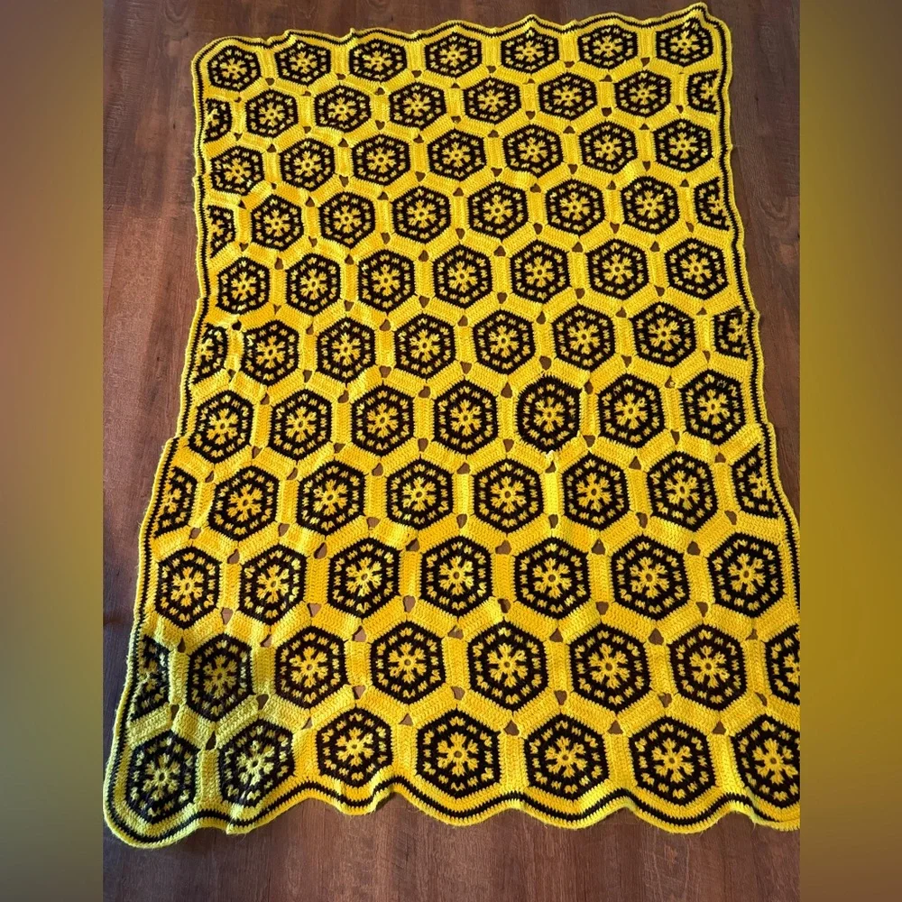 Vintage large honeycomb afghan blanket yellow dark brown 6.4x4’ hand crochet 70s
